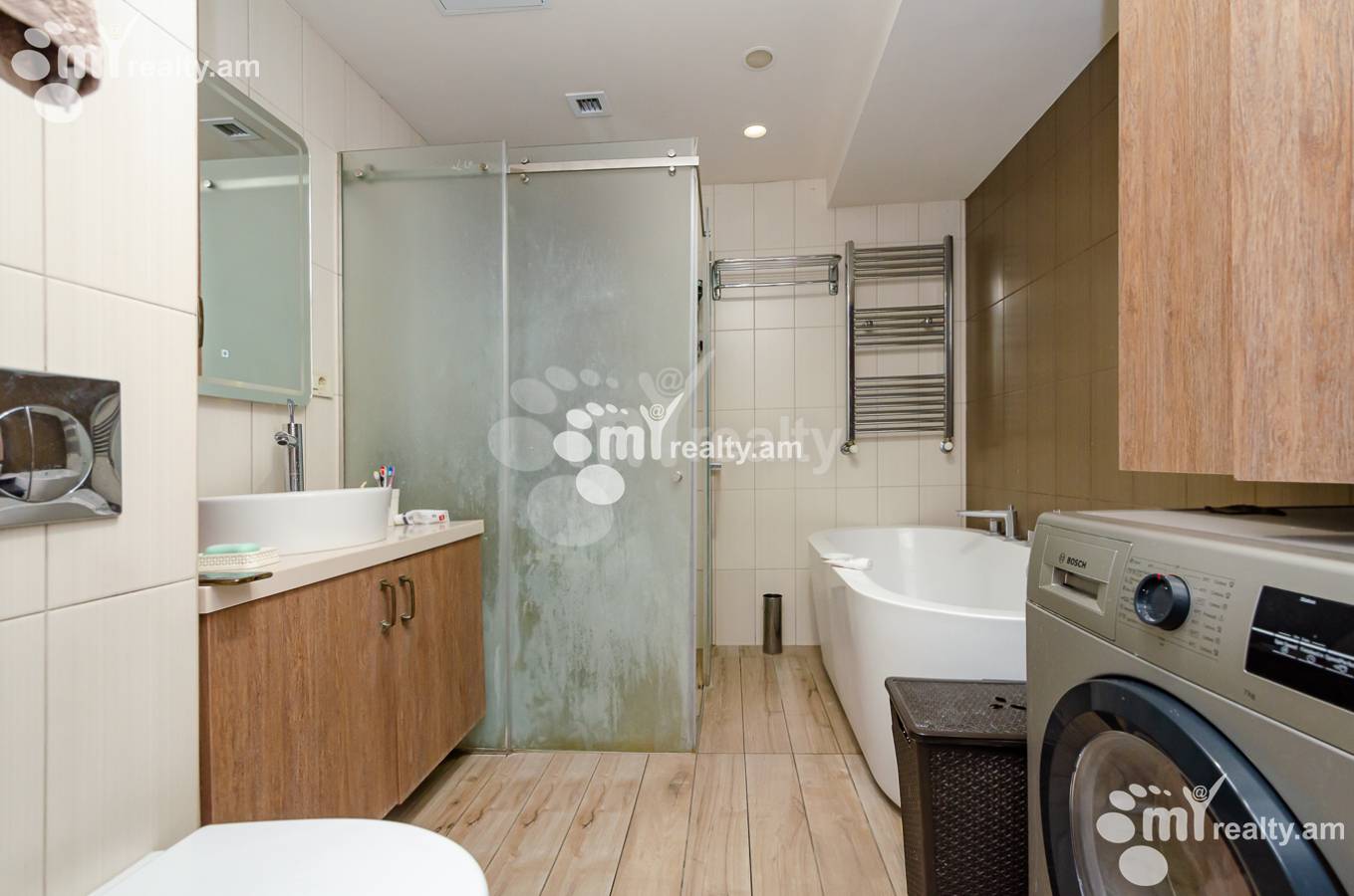 Купить 4 комнатную квартиру Сарян ул, Центр Ереван, 142967