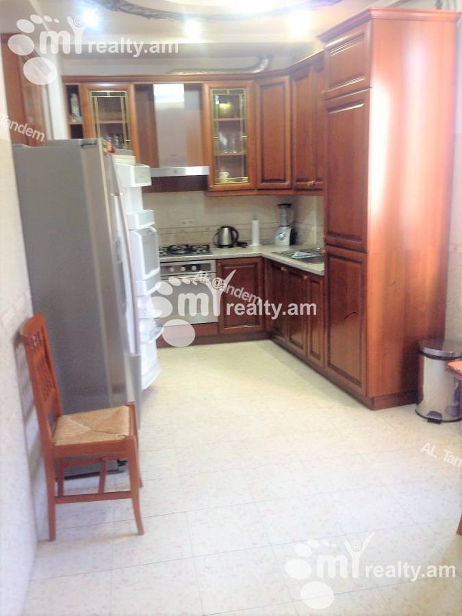 3 bedroom apartment for sale Saryan St, Center Yerevan, 127177
