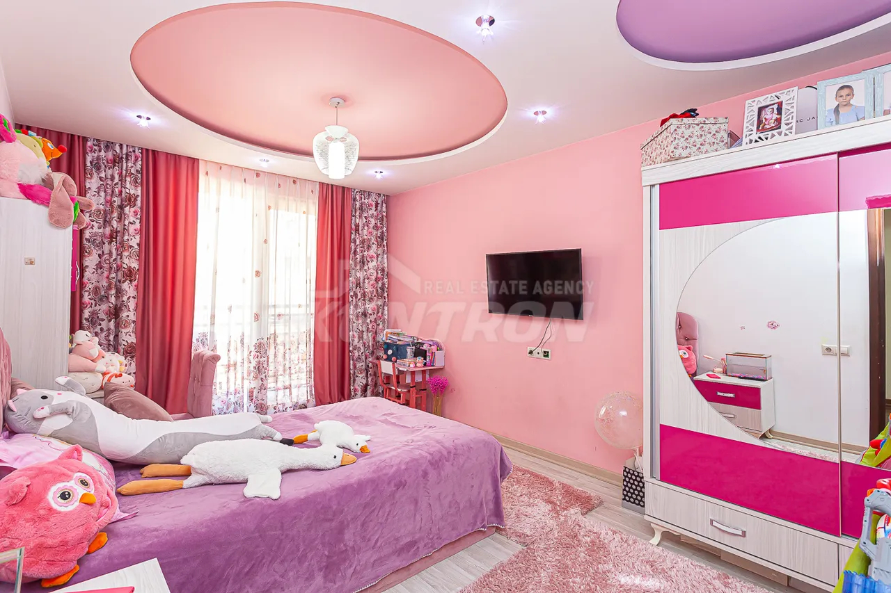 4 bedroom apartment for sale Nalbandyan St, Center Yerevan, 158809