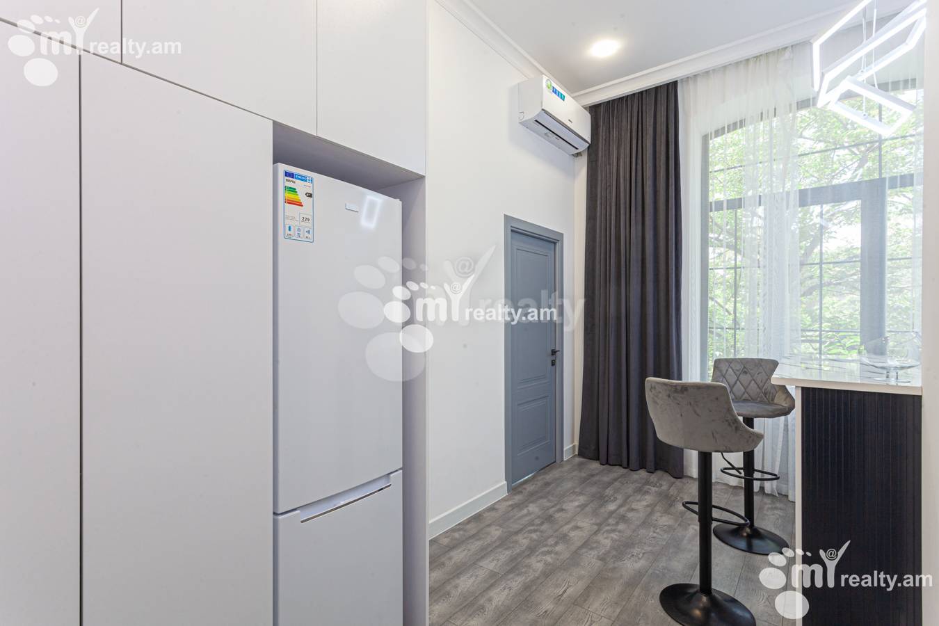 2 bedroom apartment for rent Paronyan St, Center Yerevan, 151606