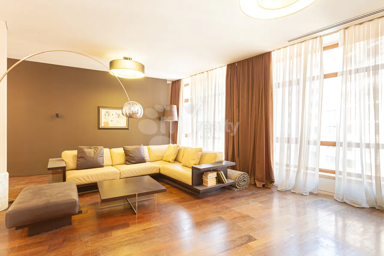 4 bedroom apartment for sale Northern (Hyusisayin)  Ave, Center Yerevan, 157217