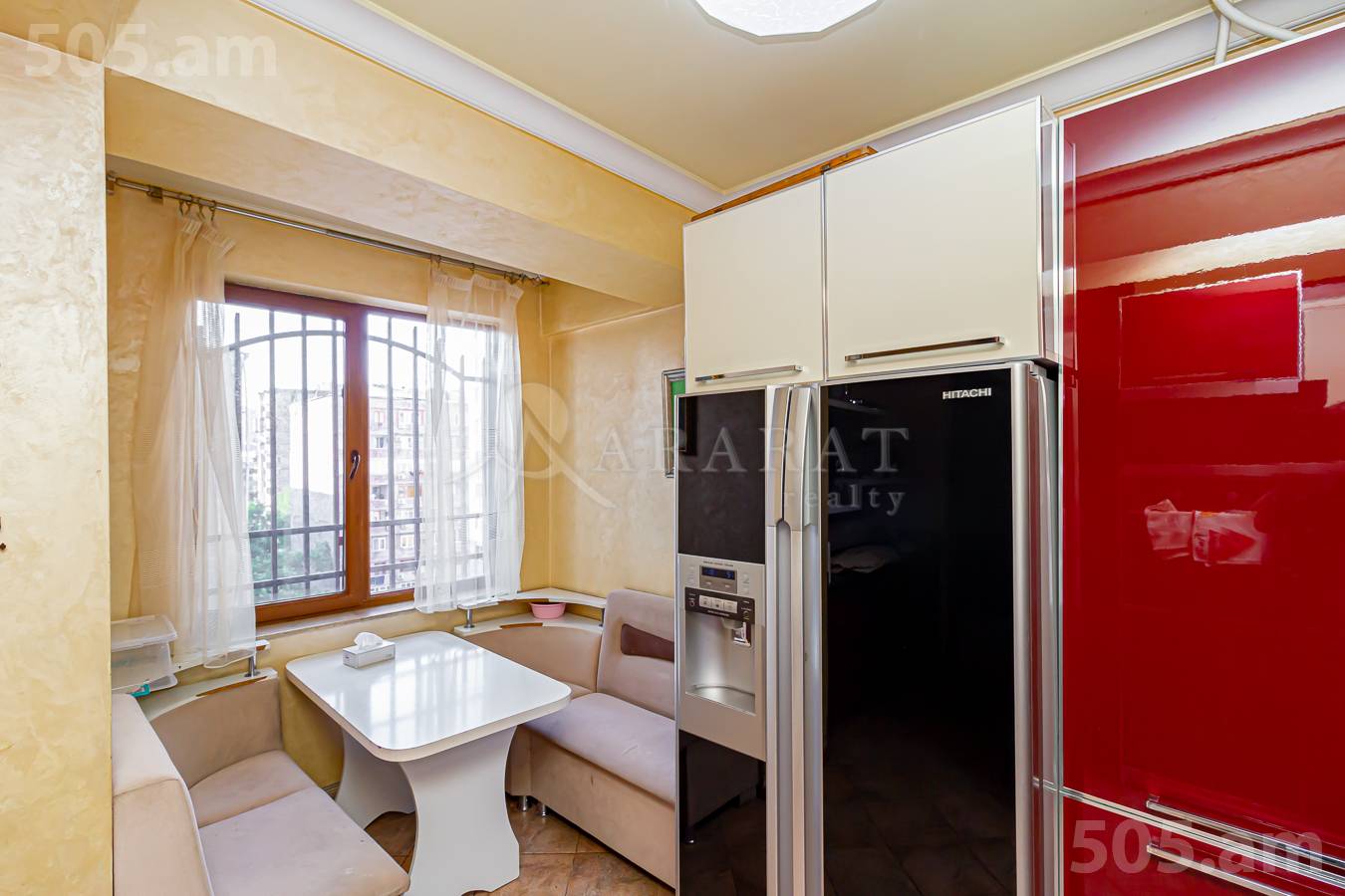 5 սենյականոց բնակարան  Պուշկինի փող, Կենտրոն Երևան, 152544