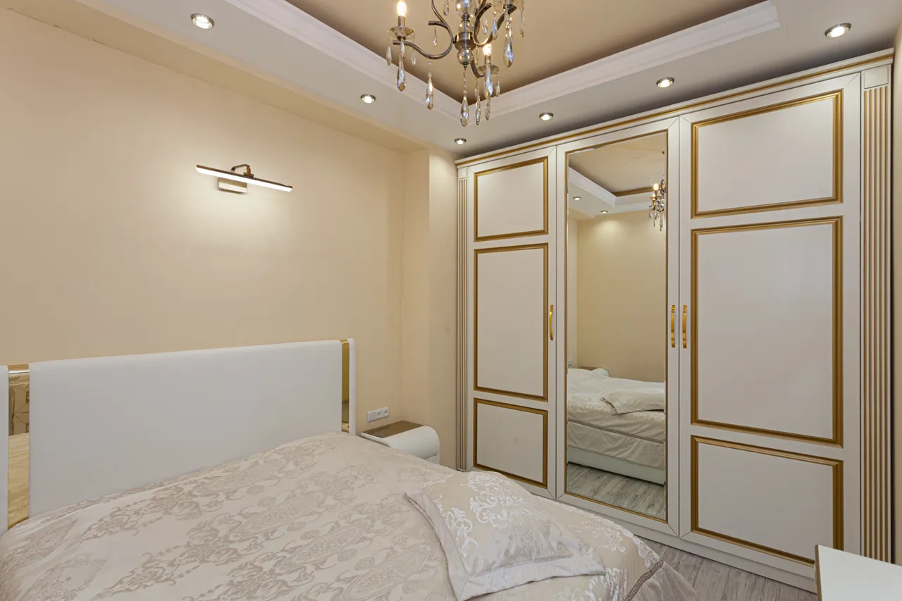 3 bedroom apartment for rent rue d'Amiryan, Center Yerevan, 161928