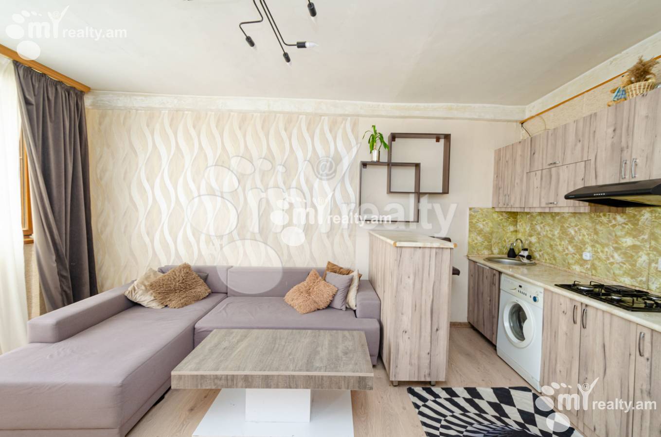 3 bedroom apartment for sale Saryan St, Center Yerevan, 135070