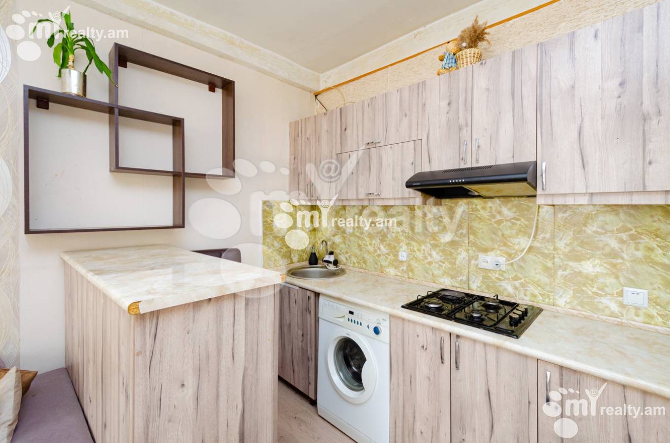 3 bedroom apartment for sale Saryan St, Center Yerevan, 135070