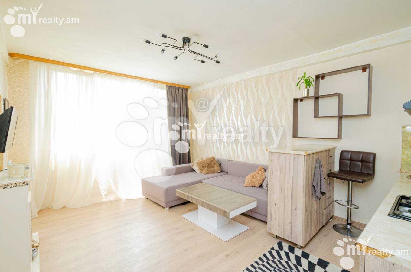 3 bedroom apartment for sale Saryan St, Center Yerevan, 135070