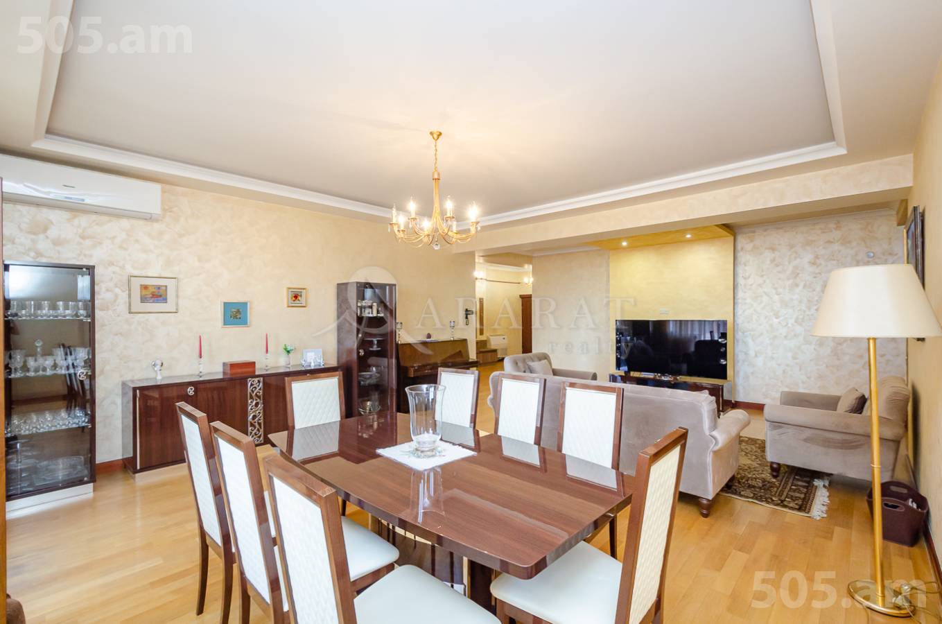 4 սենյականոց բնակարան  Մաշտոցի պող, Կենտրոն Երևան, 151749