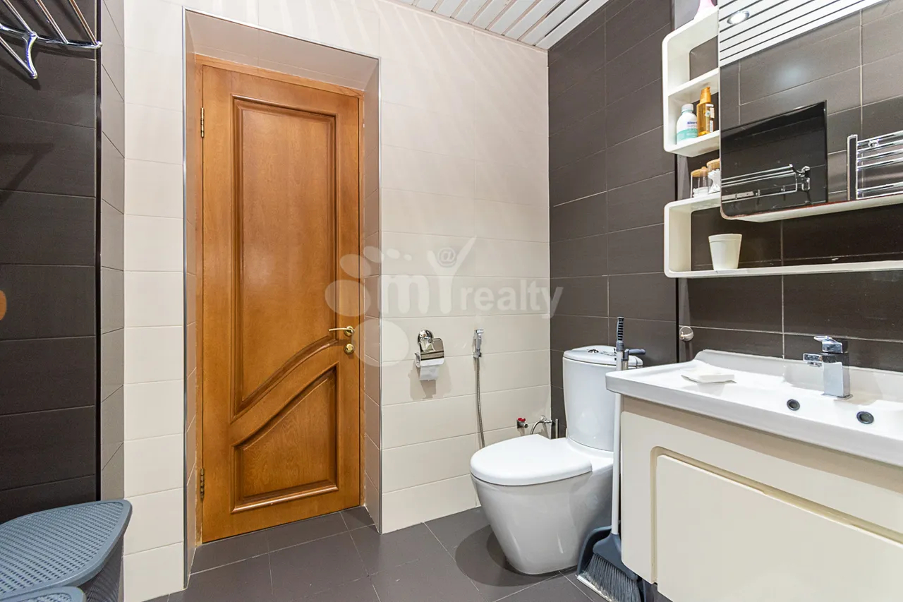 4 bedroom apartment for sale Ghapantsian St, Arabkir Yerevan, 160065