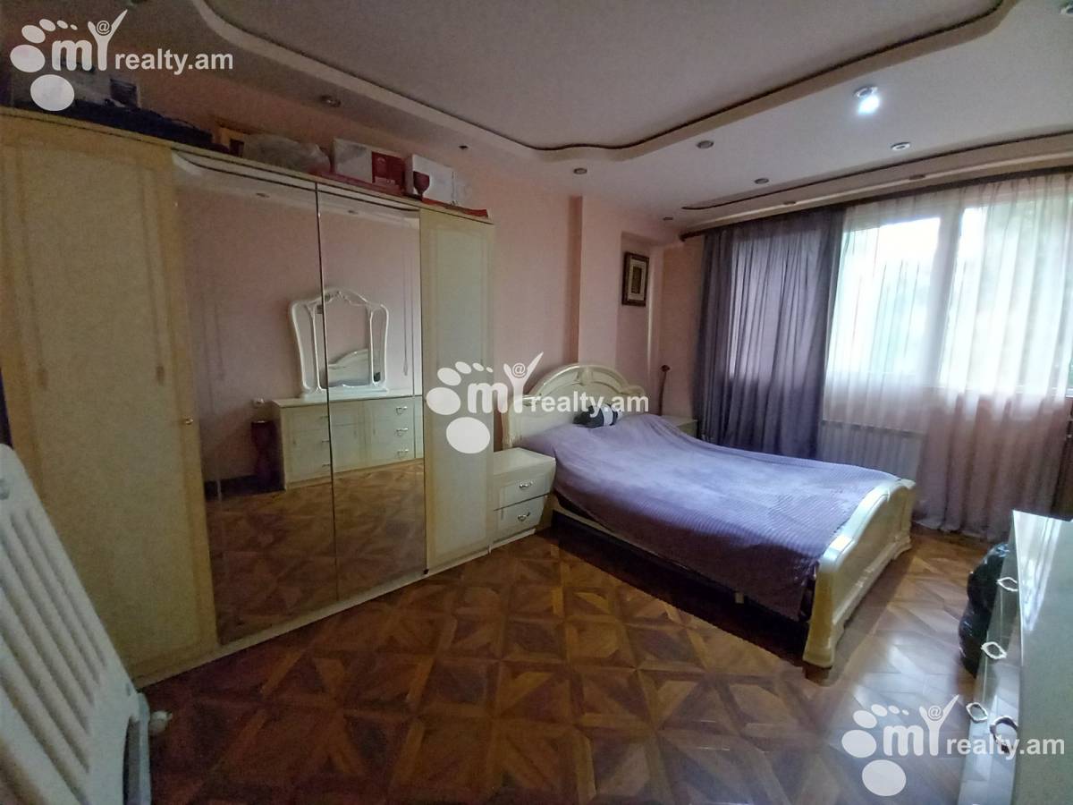 3 սենյականոց բնակարան  Խորենացու փող, Կենտրոն Երևան, 156484