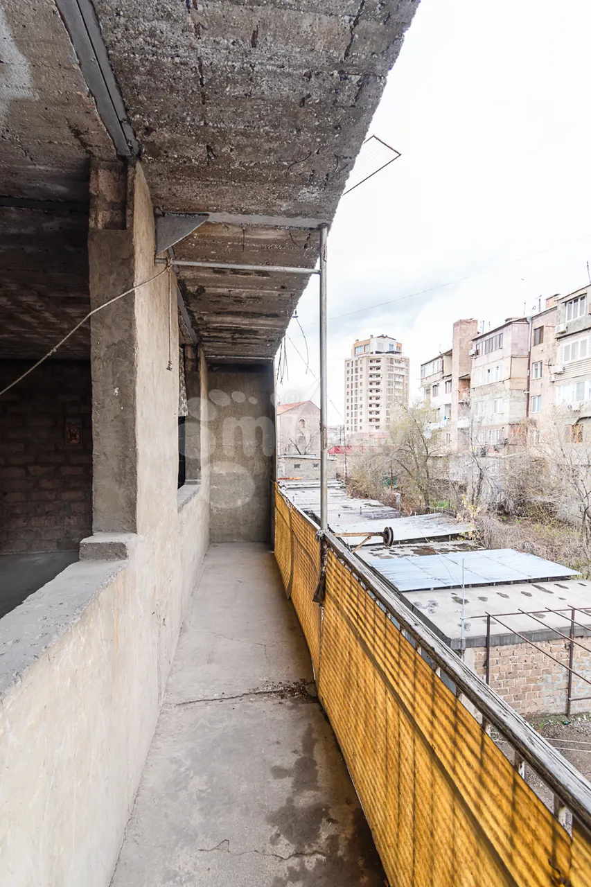 Купить 4 комнатную квартиру Азатутян пр, Арабкир Ереван, 160071