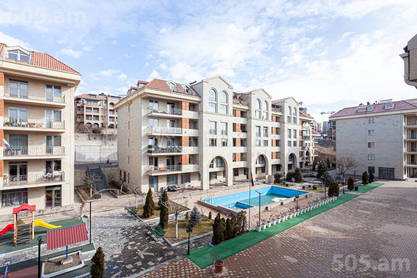 4 սենյականոց բնակարան  Անտառային փող, Կենտրոն Երևան, 154416