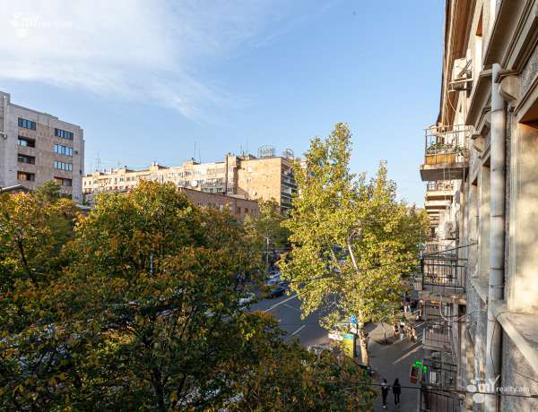 3-bedroom/apartment-for-sale/Mashtots+Ave/Center/Yerevan