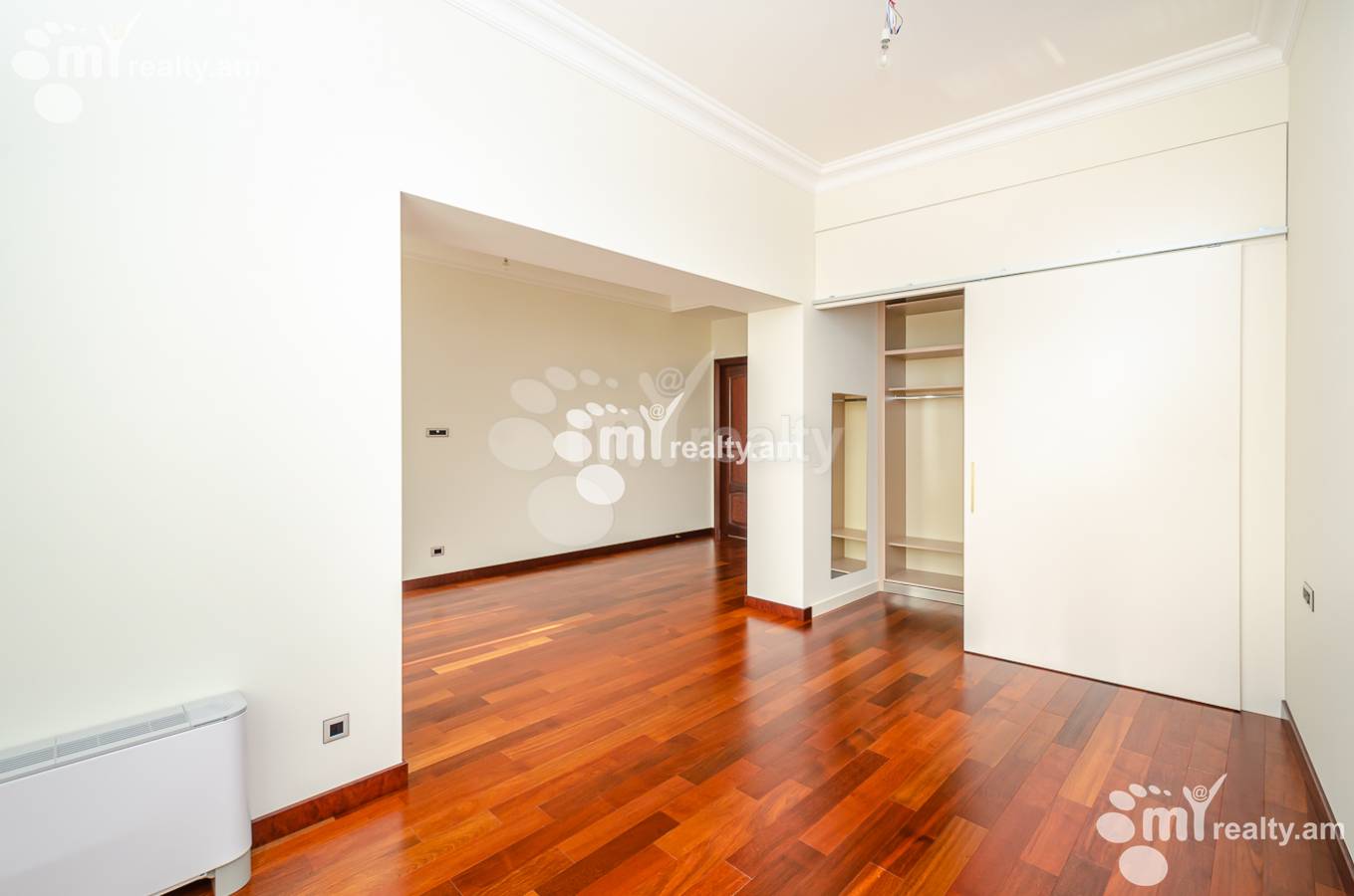 4 bedroom apartment for rent Moskovyan St, Center Yerevan, 153412