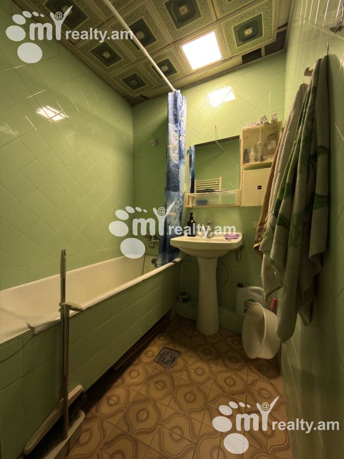 Купить 3 комнатную квартиру М. Аветисян  ул., Канакер-Зейтун Ереван, 159774