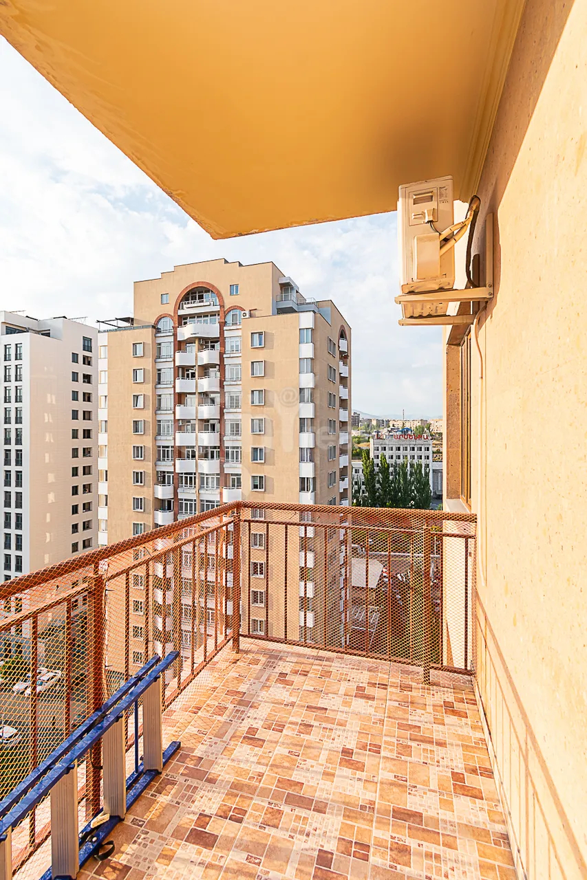 3 bedroom apartment for sale Mikoyan St, Davtachène Yerevan, 161446