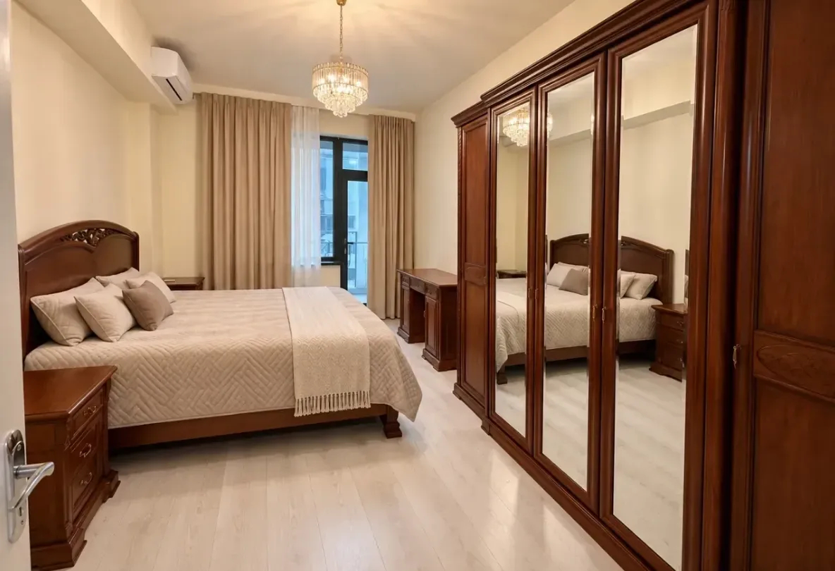 4 bedroom apartment for rent خیابان گِریبودوف, عربگیر ایروان, 161590