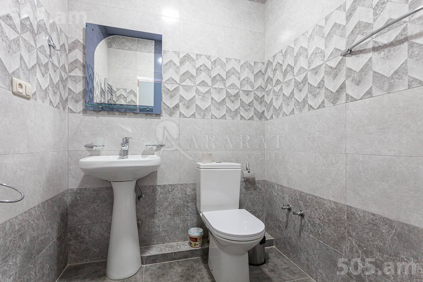 Снять 3 комнатную квартиру Аргишти ул, Центр Ереван, 154335