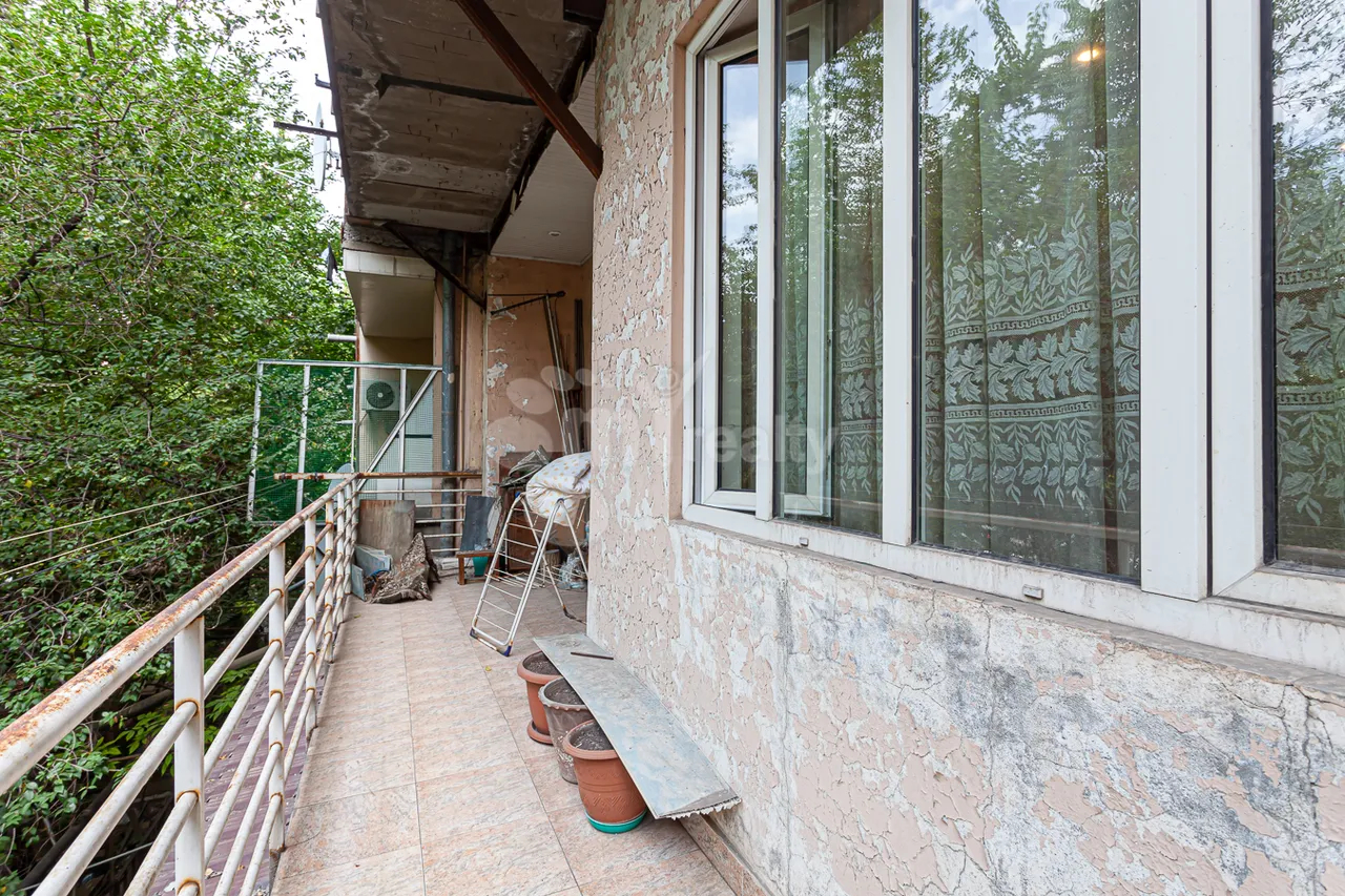 3 bedroom apartment for sale Pushkin St, Center Yerevan, 161163