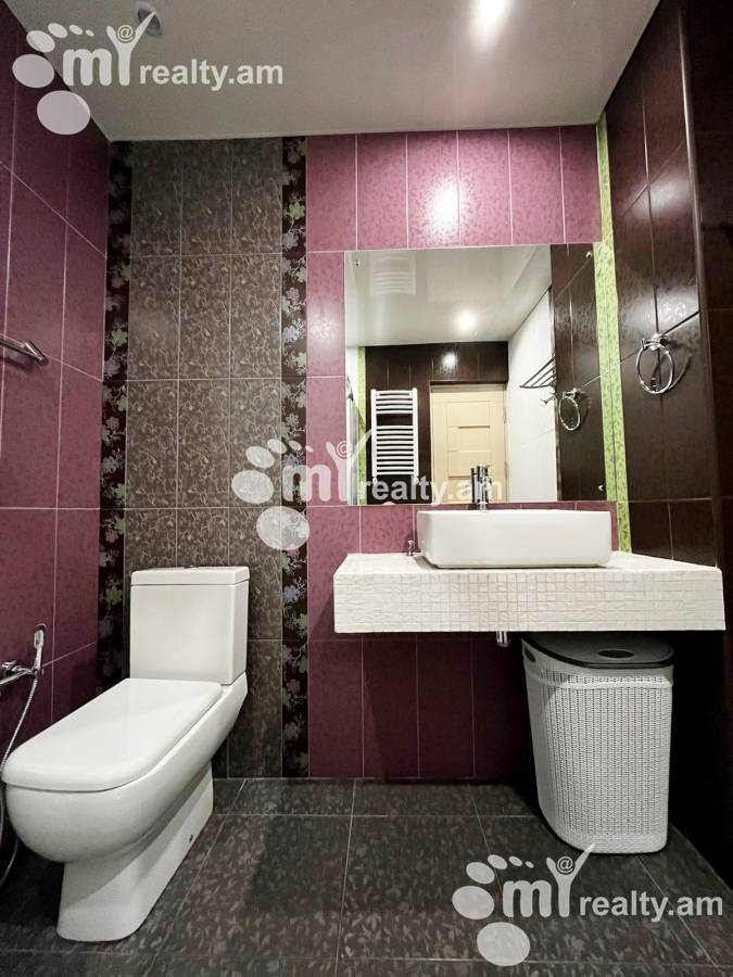 4 bedroom apartment for rent Antarayin St, Center Yerevan, 156196