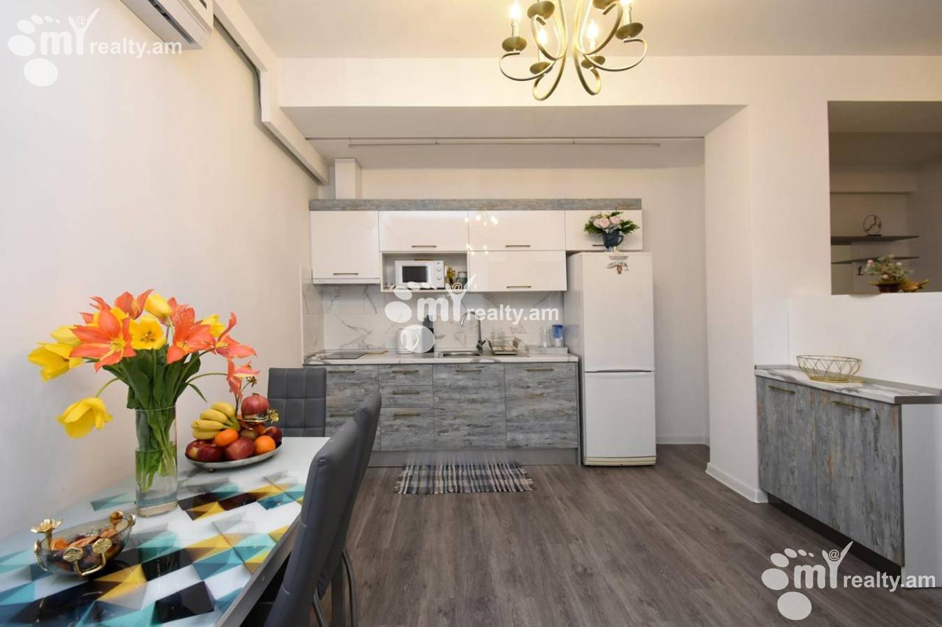 3 bedroom apartment for rent Nalbandyan St, Center Yerevan, 151383