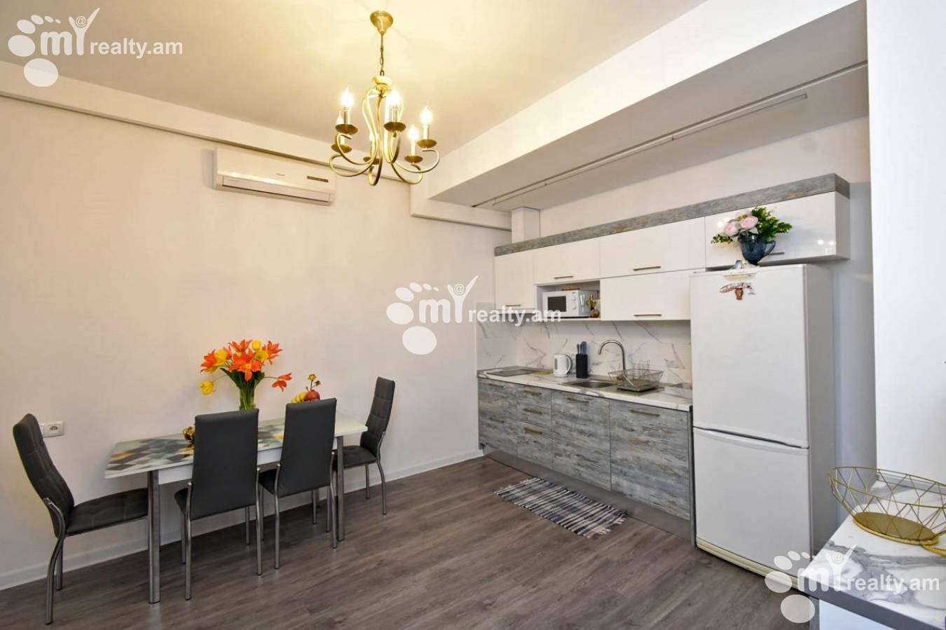 3 bedroom apartment for rent Nalbandyan St, Center Yerevan, 151383