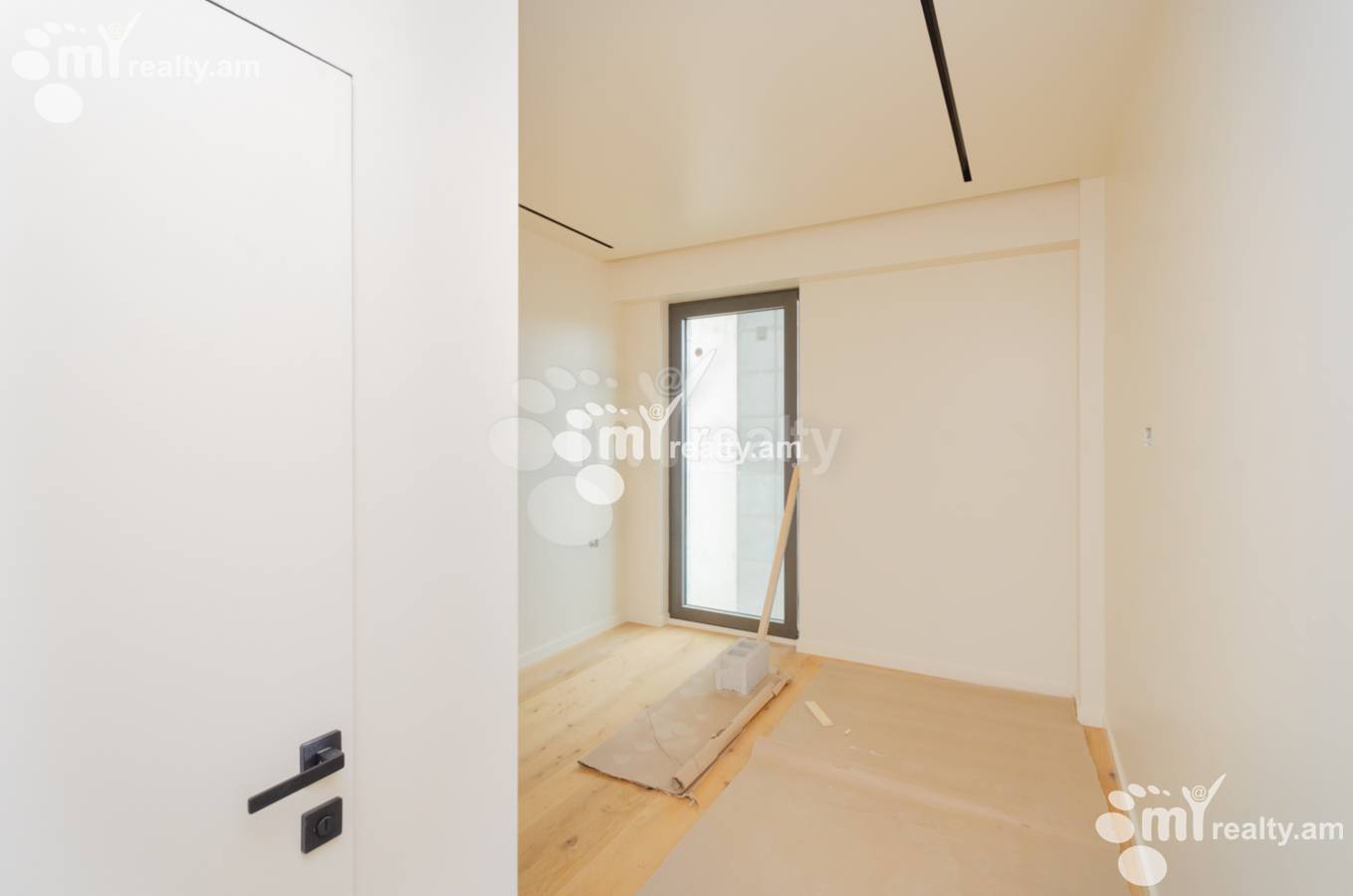 3 bedroom apartment for sale Teryan St, Center Yerevan, 137140