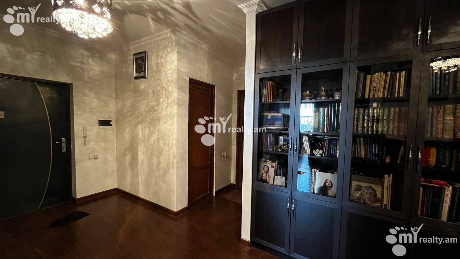 4 bedroom apartment for sale Rostom St, Center Yerevan, 160225