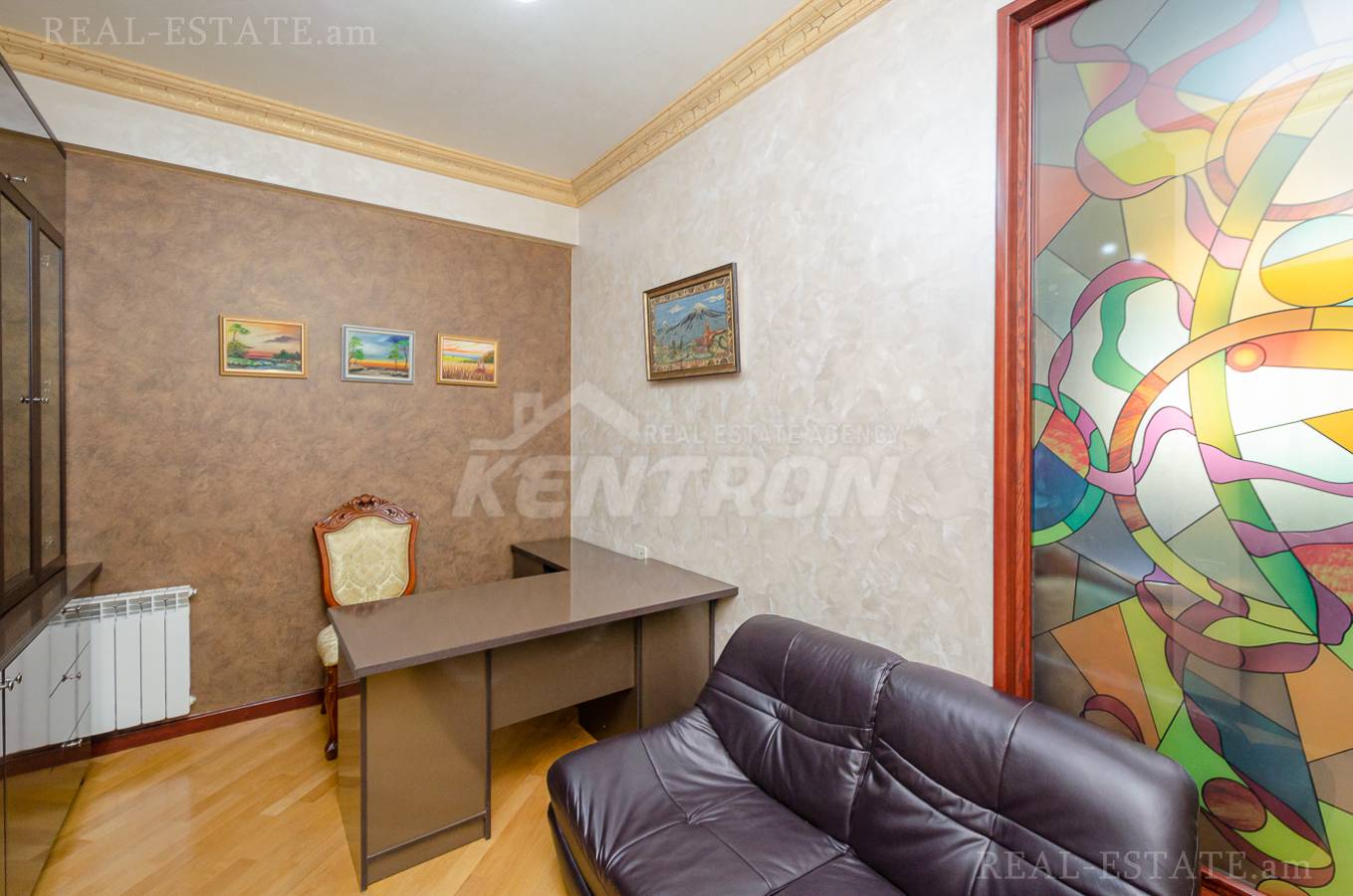 5 սենյականոց բնակարան  Հանրապետության փող, Կենտրոն Երևան, 137953