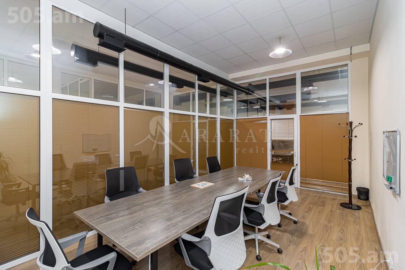 Commercial for rent خیابان آرام, مرکز شهر ایروان, 153467