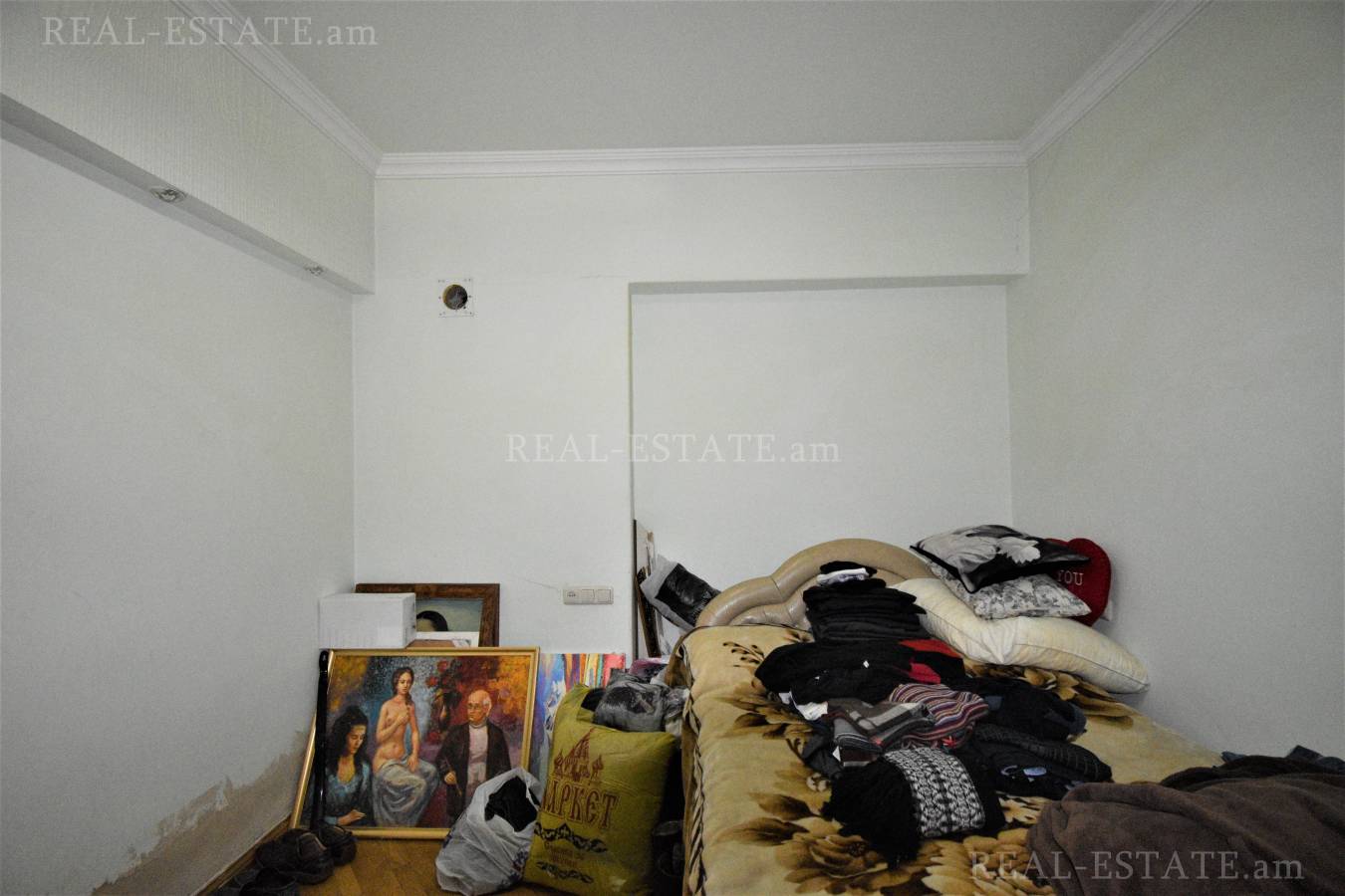 3 սենյականոց բնակարան  Սայաթ-Նովայի պող, Կենտրոն Երևան, 117966