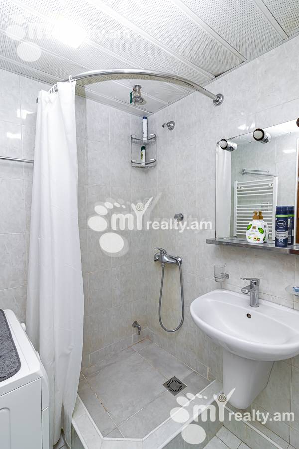 1 bedroom apartment for sale خیابان کوقباتسی, مرکز شهر ایروان, 155074