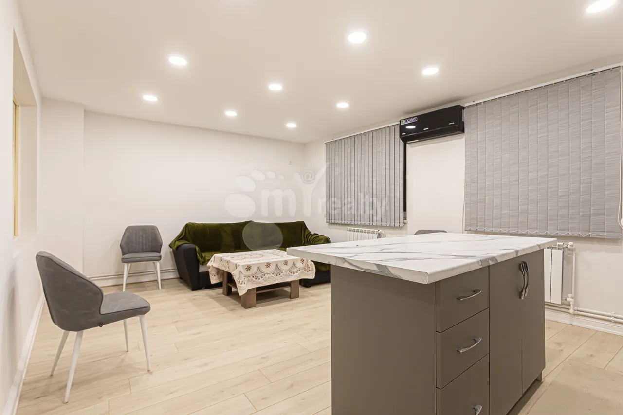 3 bedroom apartment for sale Mashtots Ave, Center Yerevan, 157756