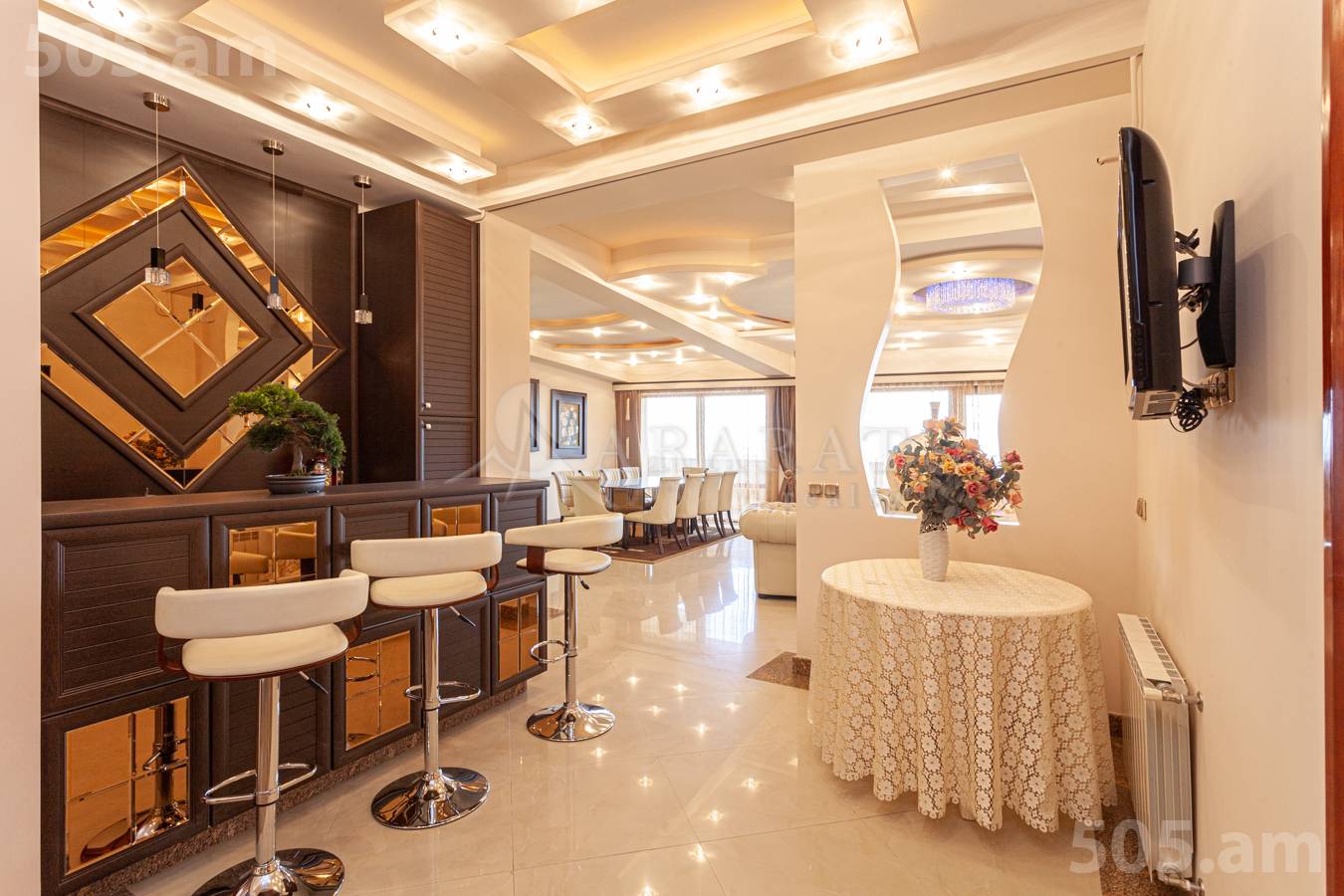 Купить 5 комнатную квартиру Антараин ул, Центр Ереван, 149077