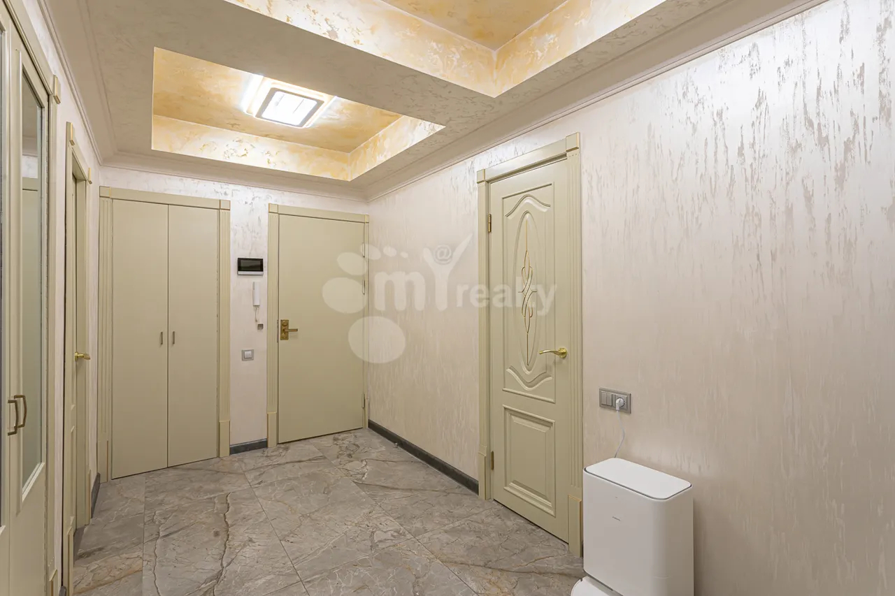 3 bedroom apartment for sale E. Qochar St, Center Yerevan, 159487