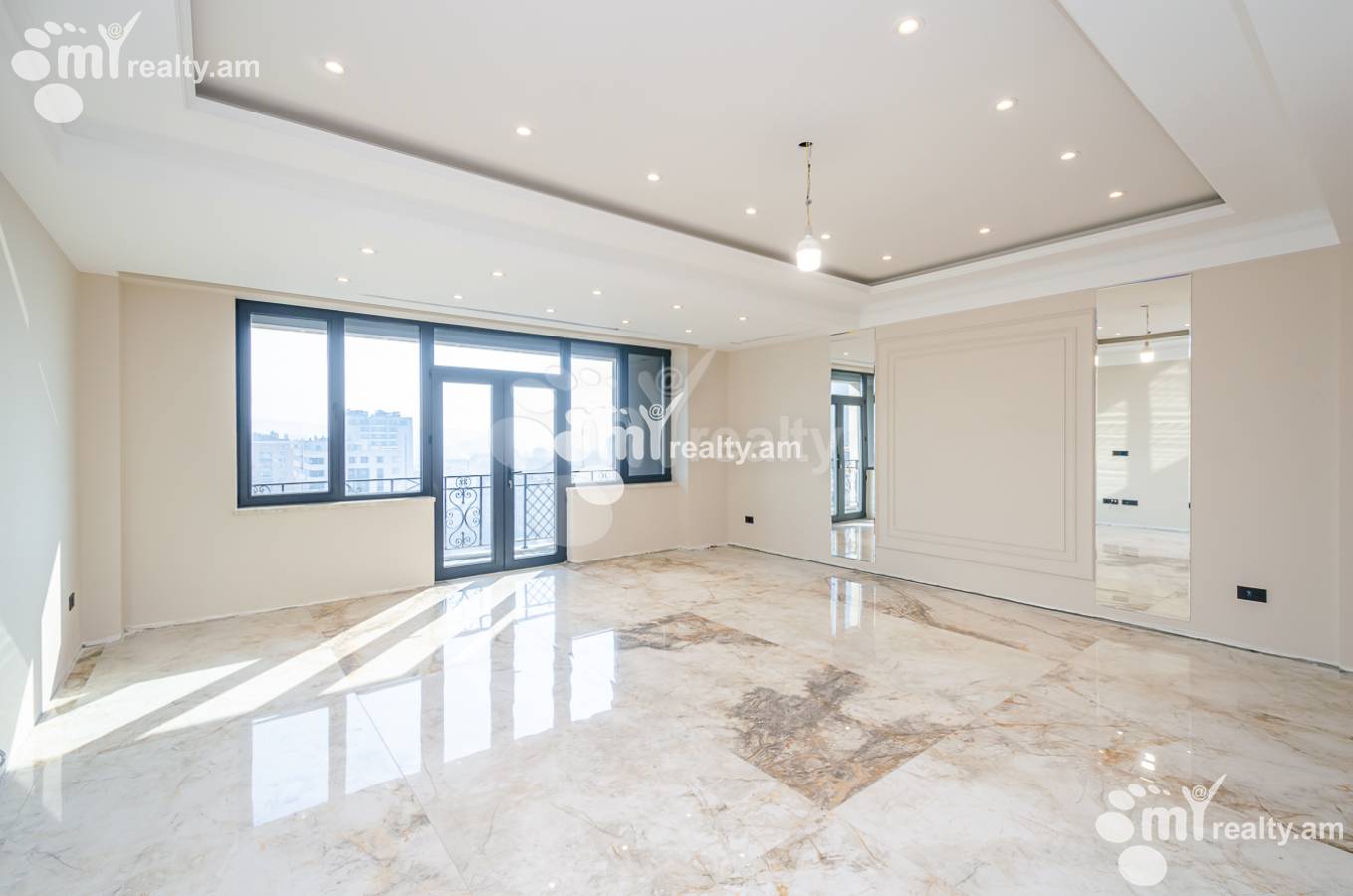 4 bedroom apartment for sale Buzand St, Center Yerevan, 153942