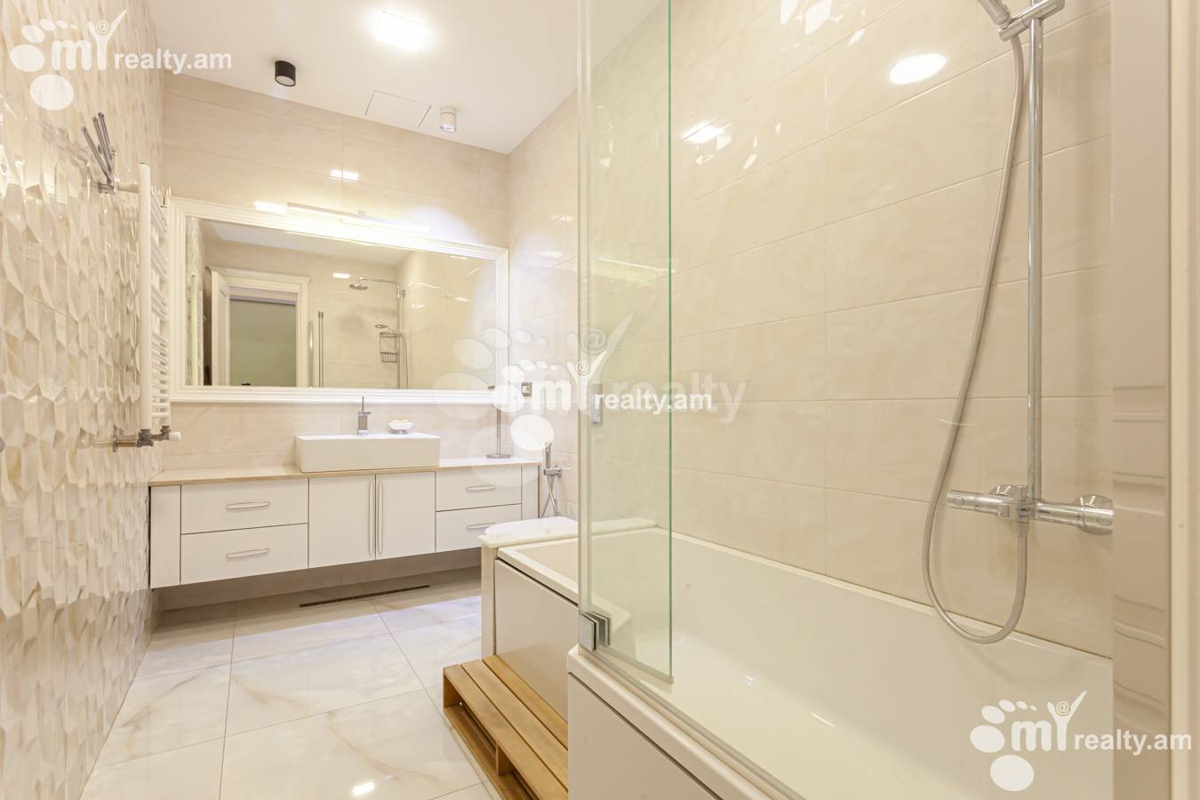 Снять 3 комнатную квартиру Екмалян ул, Центр Ереван, 151133