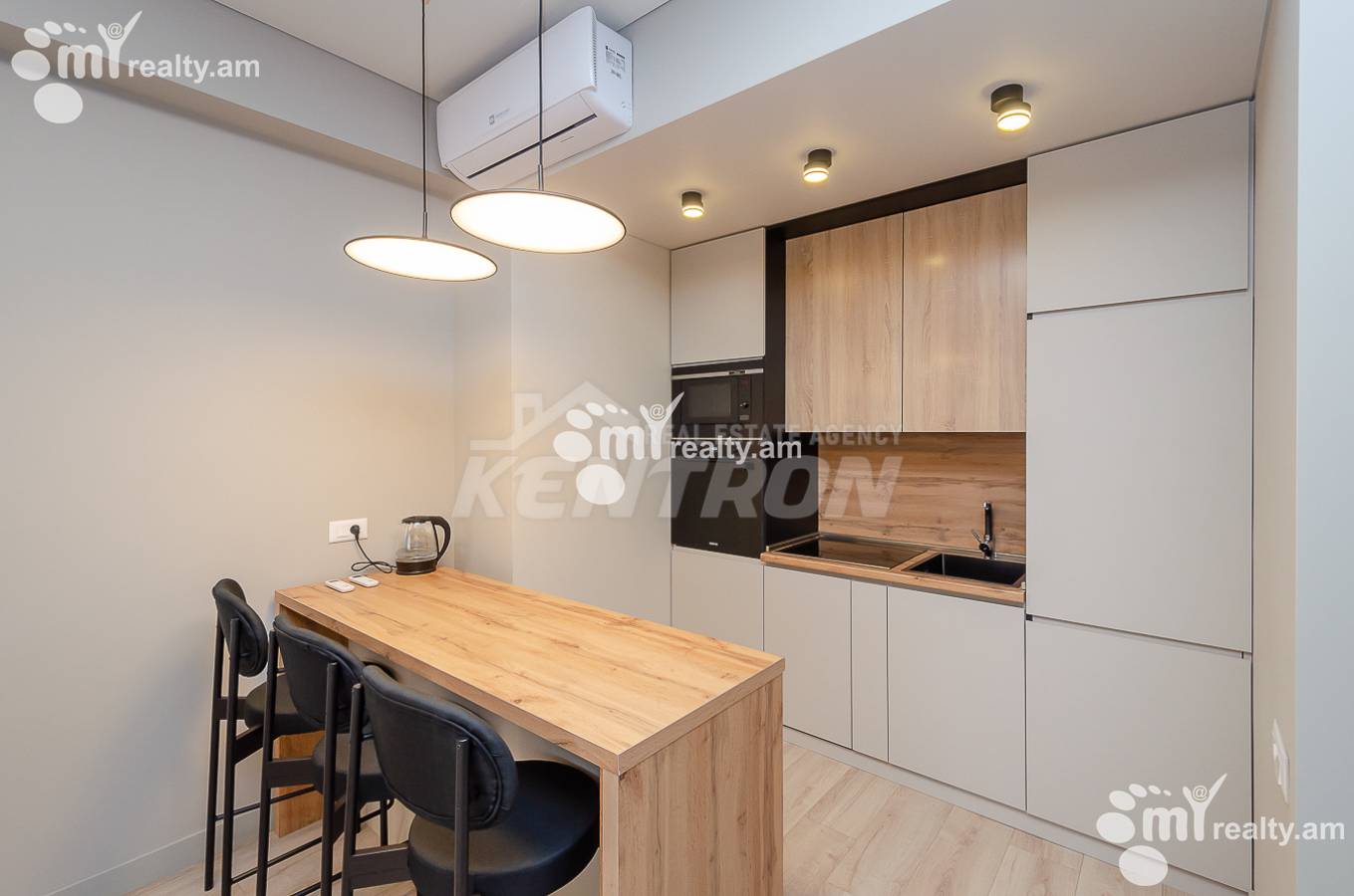 3 bedroom apartment for sale rue d'A.Manukyan, Center Yerevan, 143647