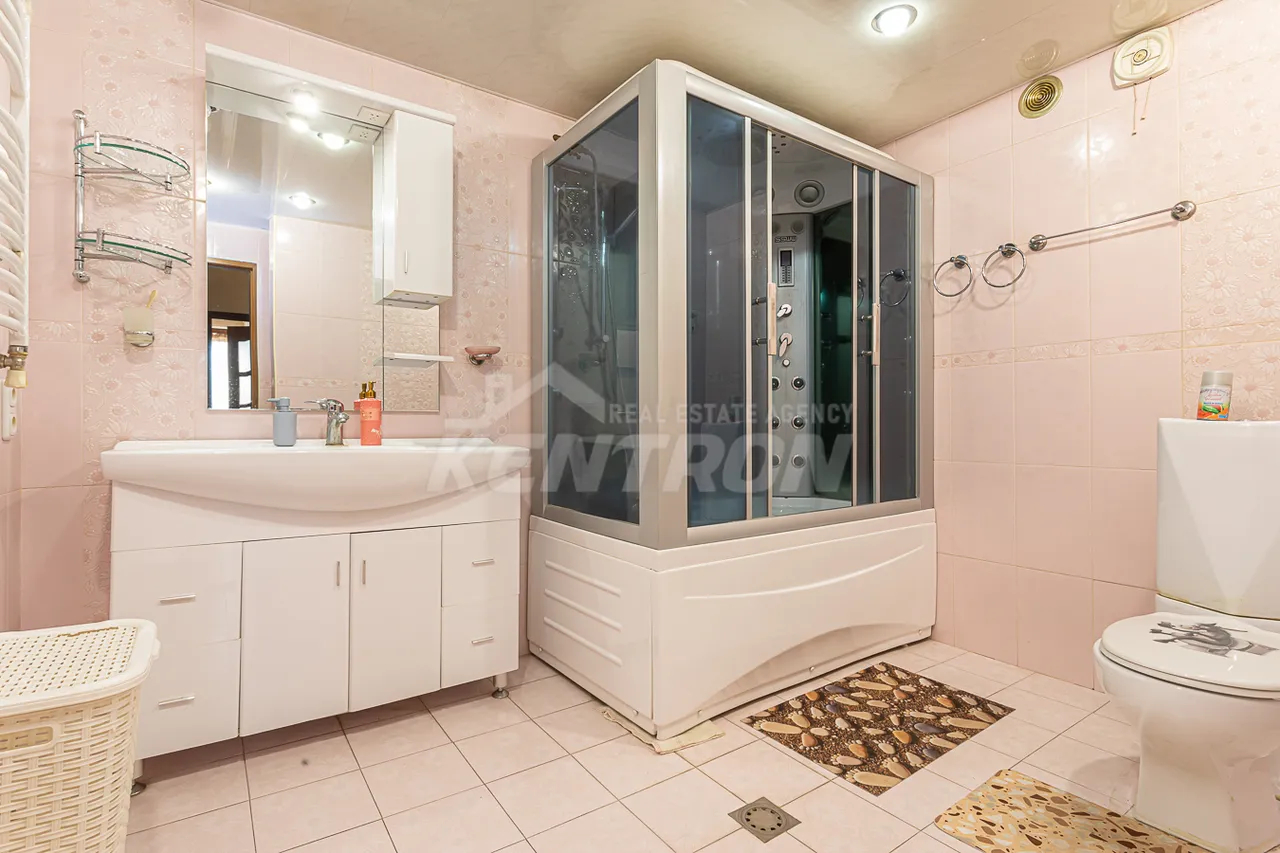 2 bedroom apartment for rent Saryan St, Center Yerevan, 158913