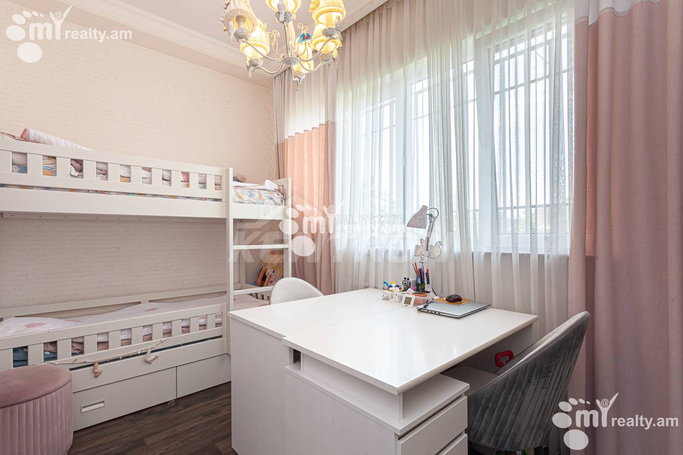 3 bedroom apartment for sale خیابان ماشتوتس, مرکز شهر ایروان, 155620