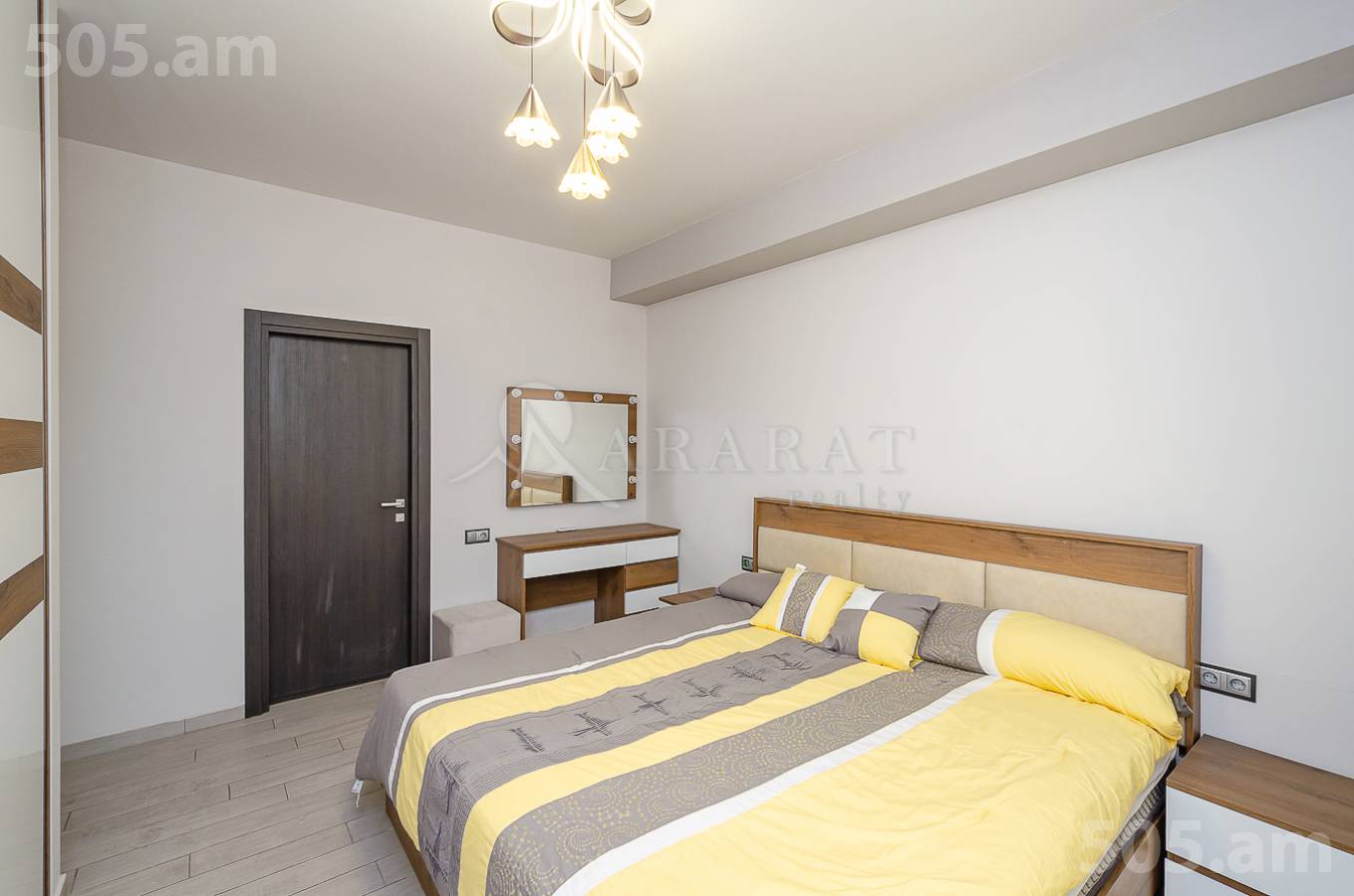 4 bedroom apartment for sale Antarayin St, Center Yerevan, 152086