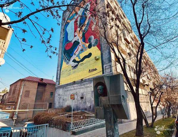 4-senyakanoc-bnakaran-vacharq-Yerevan-Center