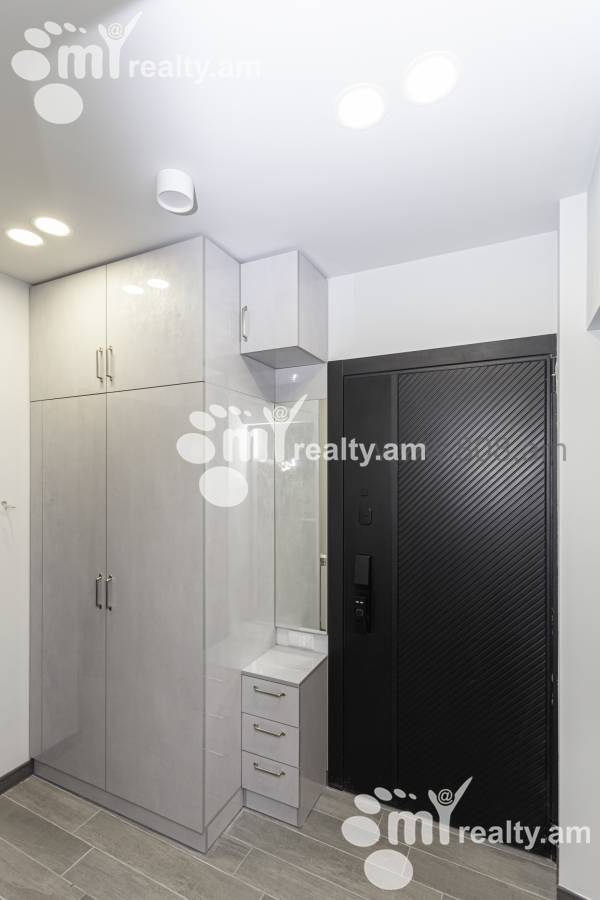 2 սենյականոց բնակարան  Մաշտոցի պող, Կենտրոն Երևան, 126469