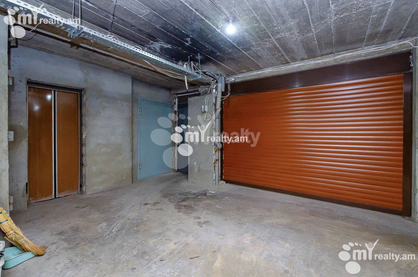 3 bedroom apartment for sale Antarayin St, Center Yerevan, 157083