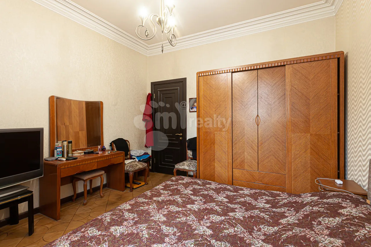 3 bedroom apartment for sale Baghramyan Ave (Kentron), Center Yerevan, 161298
