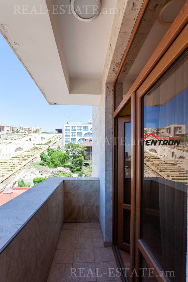 4 bedroom apartment for sale Sarmen St, Center Yerevan, 133544