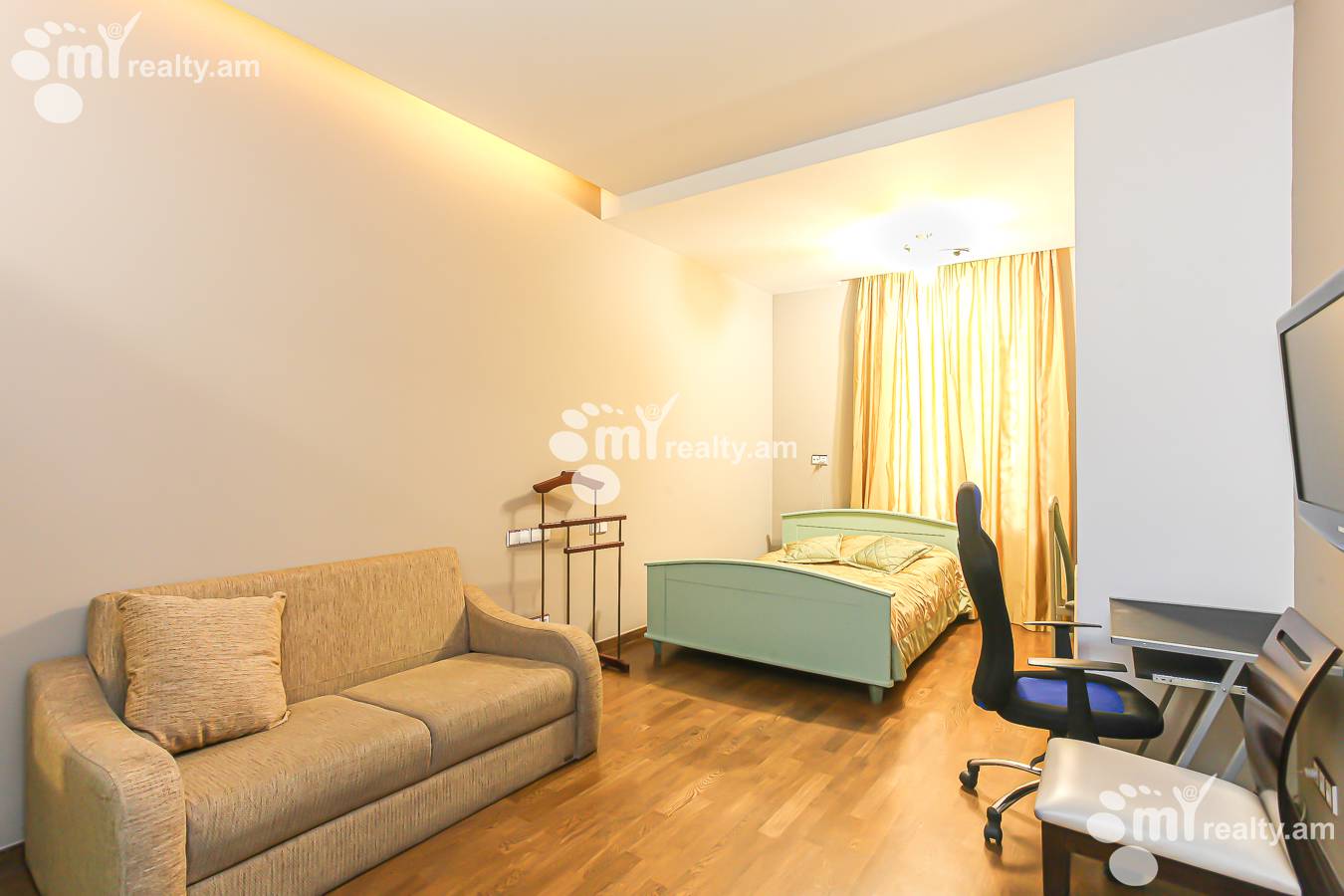 4 bedroom apartment for sale Antarayin St, Center Yerevan, 144099