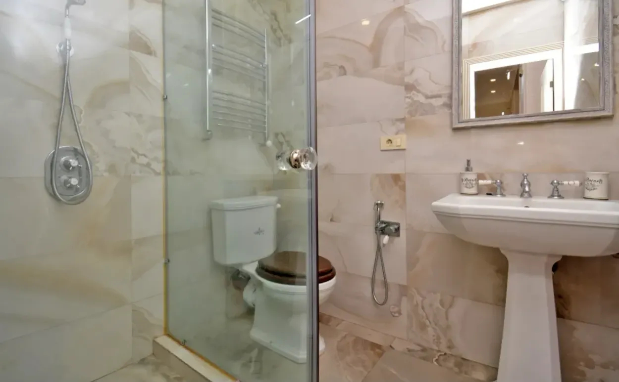 3 bedroom apartment for rent Tamanyan St, Center Yerevan, 161969