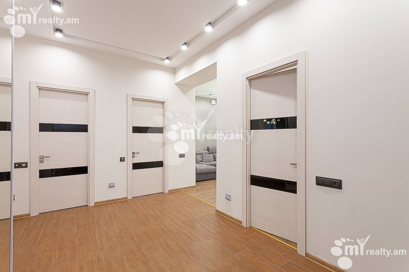 Купить 3 комнатную квартиру Терян ул, Центр Ереван, 153309