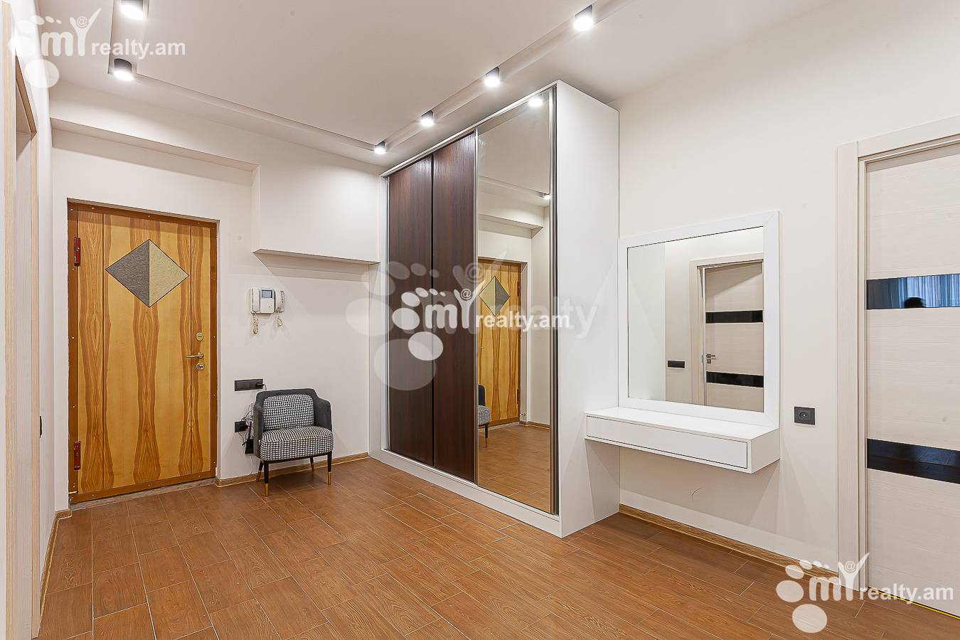 Купить 3 комнатную квартиру Терян ул, Центр Ереван, 153309