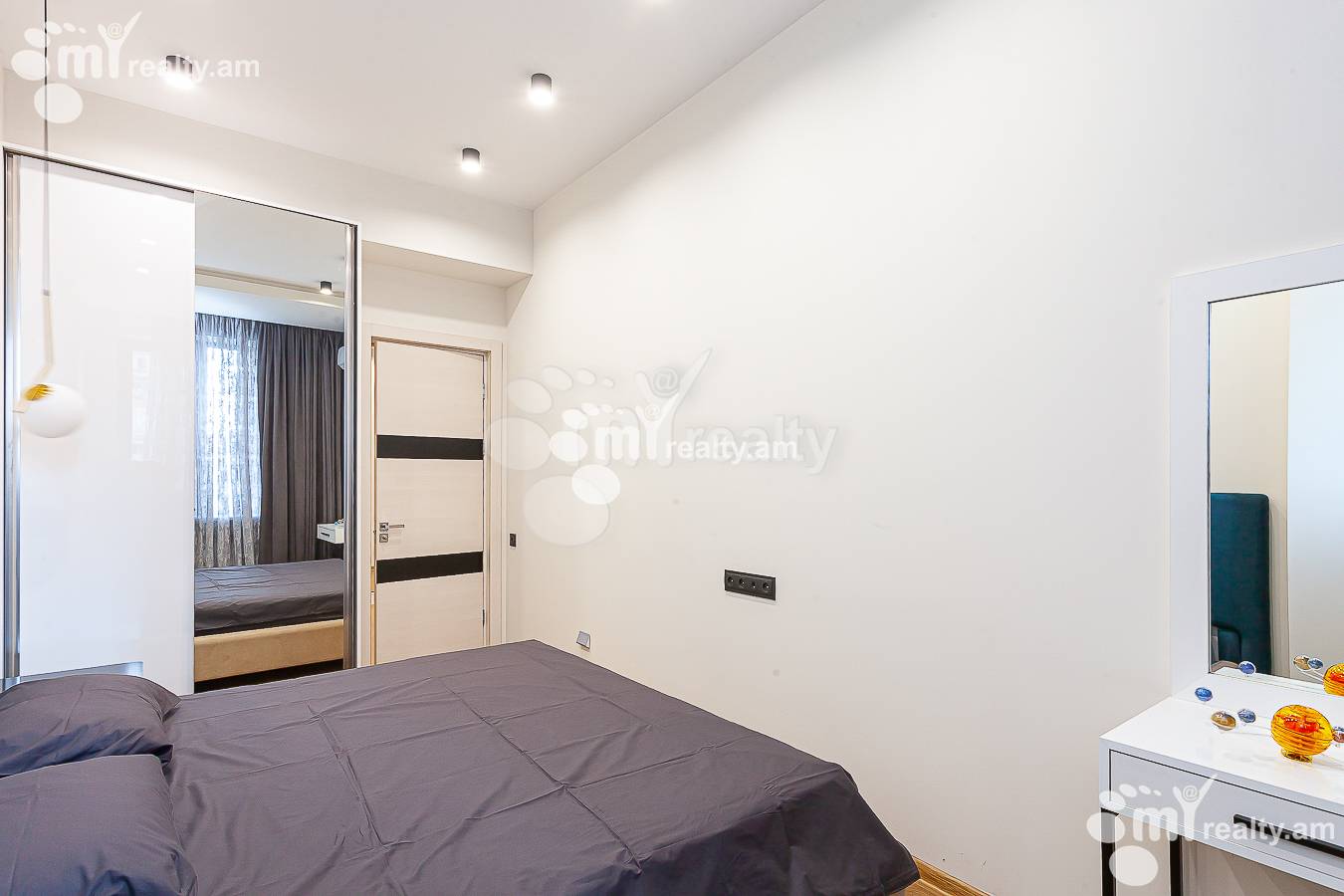 Купить 3 комнатную квартиру Терян ул, Центр Ереван, 153309